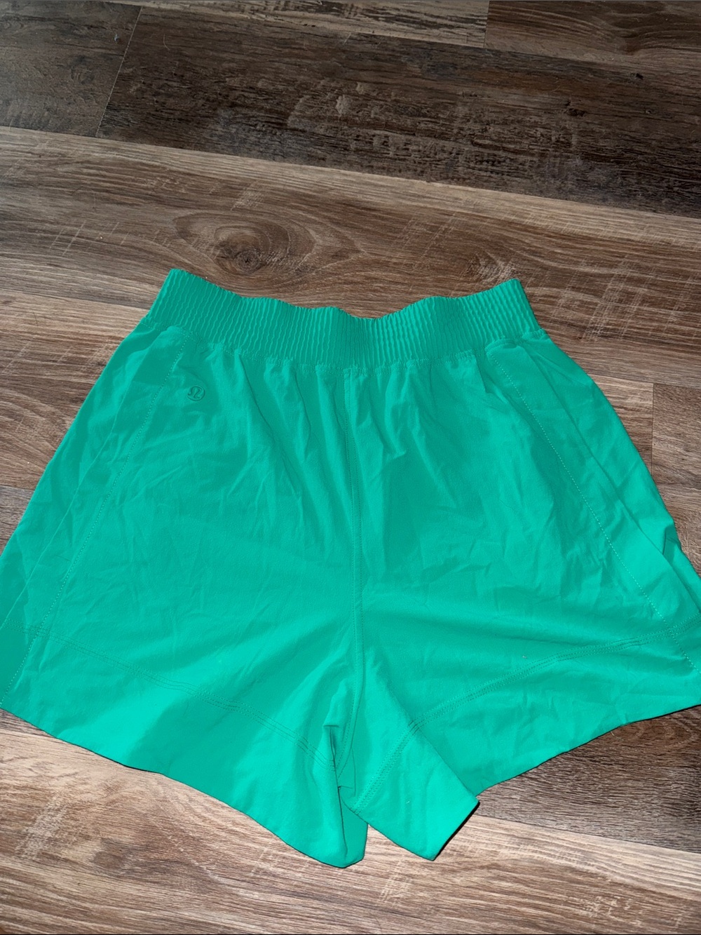 Size S Kelly Green Lululemon Women’s High-waisted Shorts
